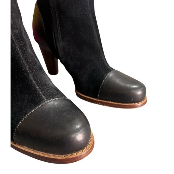 UGG Black and Cream Ankle Boots - Picture 5 of 9